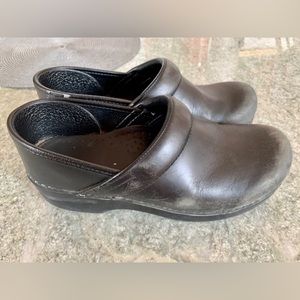 Dansko Clogs, Size 38, Black